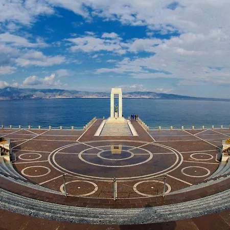 Гостевой дом Incanto Golden Place *